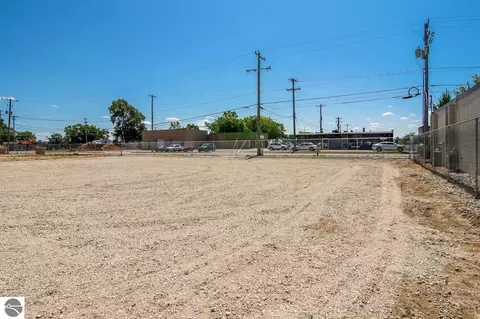 1133 Carver St, Traverse City, MI 49686