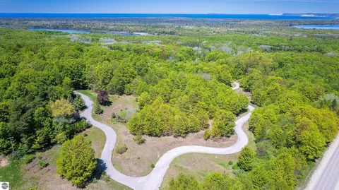 3100 Warren Rd, Beulah, MI 49617