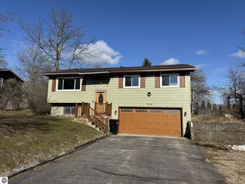 1634 Rasho, Traverse City, MI 49686