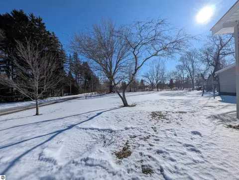156 N Mackinaw Rd, Au Gres, MI 48703 photo 3