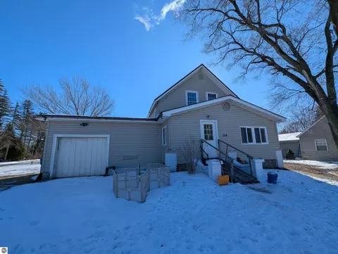 156 N Mackinaw Rd, Au Gres, MI 48703