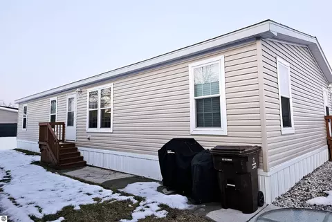1103 Peachtree Ct, Mount Pleasant, MI 48858