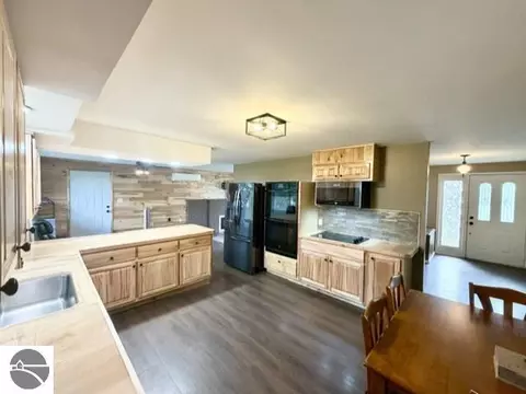 Kitchen - 1307 S State Rd, Ithaca, MI 48847 photo 2 of 2