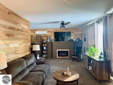1307 S State Rd, Ithaca, MI 48847 photo 2