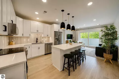 708 Randolph St #206, Traverse City, MI 49684