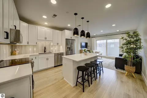 708 Randolph St #206, Traverse City, MI 49684