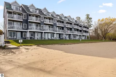 2305 N Us31 #203, Traverse City, MI 49686