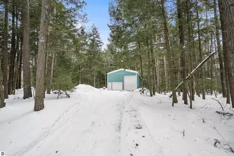 14607 Pyatt Rd, Traverse City, MI 49686