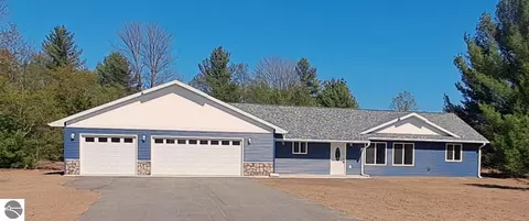 2221 Nancy Kay Ave, Interlochen, MI 49643