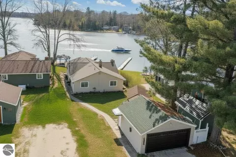 11412 S Shore Dr, Lake, MI 48632