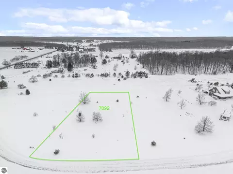 7092 Misty Ln, Lake Ann, MI 49650