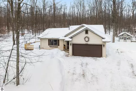 1306 S S Orch, Petoskey, MI 49770