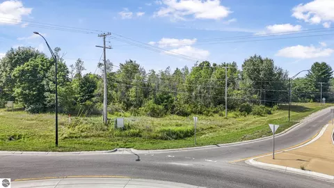1201 E Division, Cadillac, MI 49601 photo 11