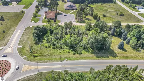 1201 E Division, Cadillac, MI 49601 photo 3