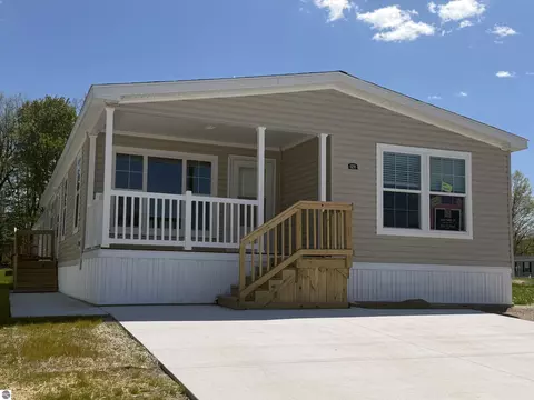 1211 Wellington Dr, Mount Pleasant, MI 48858