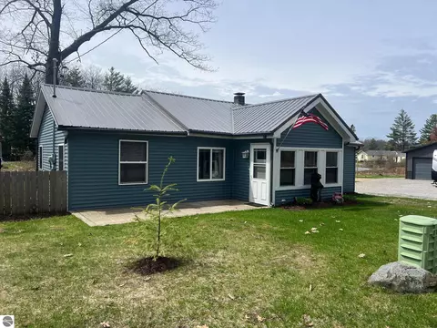1444 Bungo Trl, Harrison, MI 48625