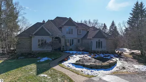 956 E Remus Rd, Mount Pleasant, MI 48858