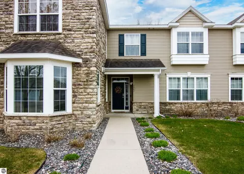 3247 Wexford Dr, Traverse City, MI 49685
