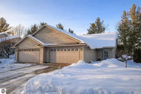 1278 Terrace Bluff Dr, Traverse City, MI 49686