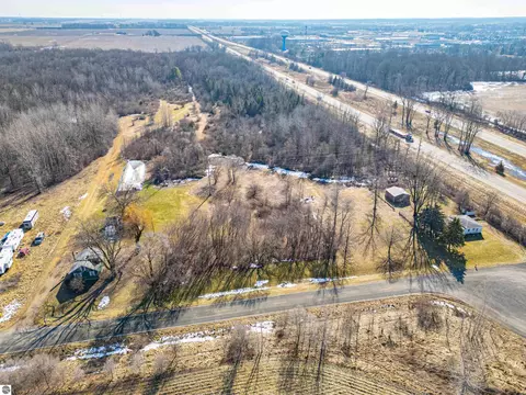5612 E Remus Rd, Mount Pleasant, MI 48858