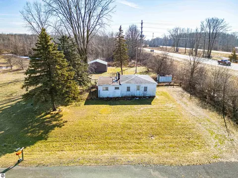 5510 E Remus Rd, Mount Pleasant, MI 48858