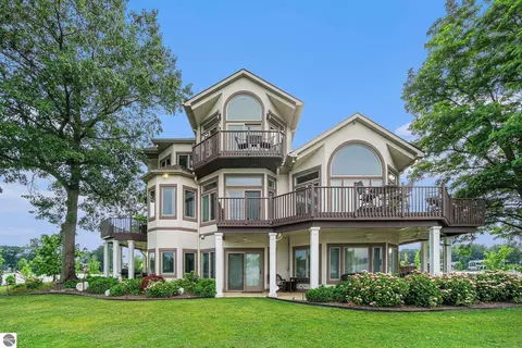 265 Lakeshore Dr, Battle Creek, MI 49015