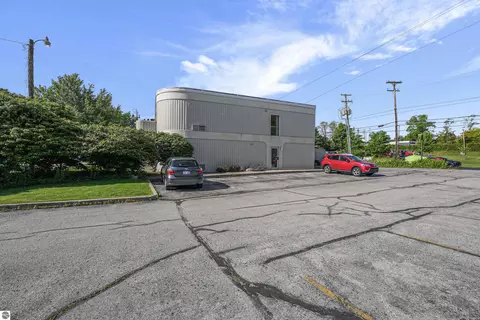 124 Beech St, Traverse City, MI 49684