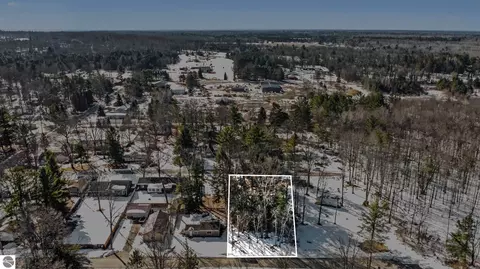 0 Maple St, Houghton Lake, MI 48629