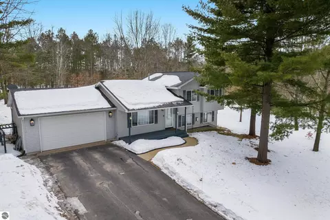 9811 Pin Oak #13, Interlochen, MI 49643