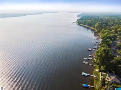 6111 Loud Dr, Oscoda, MI 48750