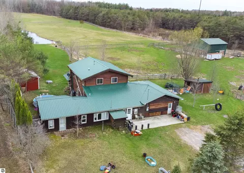 6757 19 Mile Rd, Marion, MI 49665