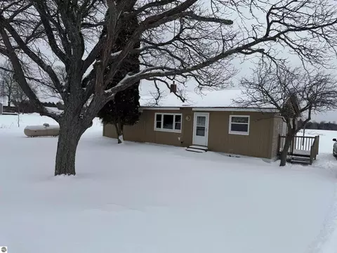 20347 Faylor Rd, Copemish, MI 49625