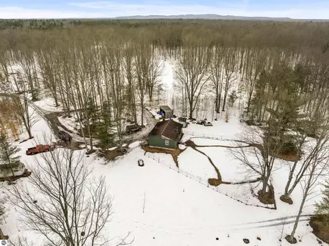 13544 Aylsworth Rd, Beulah, MI 49617