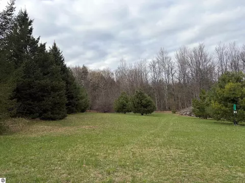 2164 N Belanger Creek Dr, Suttons Bay, MI 49682