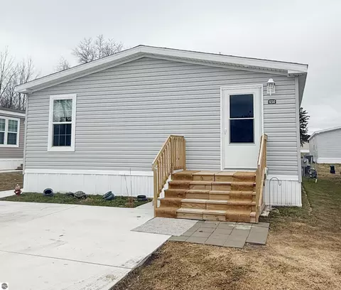 1232 Liberty Ct, Mount Pleasant, MI 48858