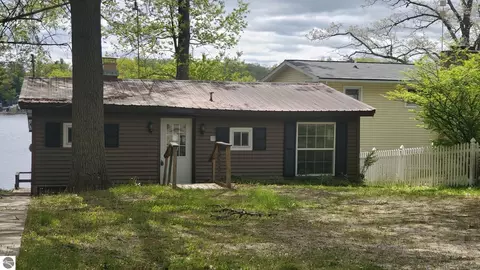 1361 N Crooked Lake Dr, Lake, MI 48632