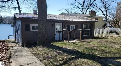 1361 N Crooked Lake Dr, Lake, MI 48632