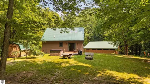 16862 Healy Lake Rd, Thompsonville, MI 49683
