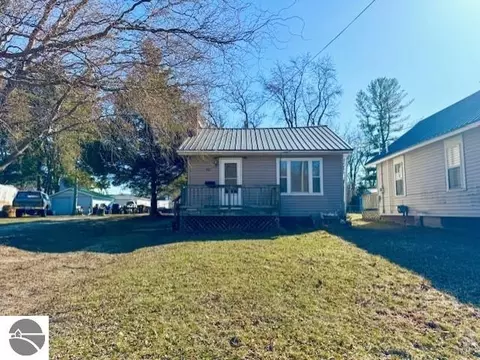 348 N Grover Ave, Alma, MI 48801