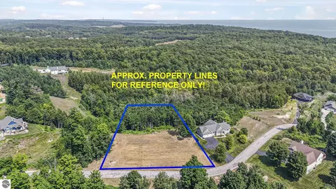 1912 N Blue Water Ct, Suttons Bay, MI 49682