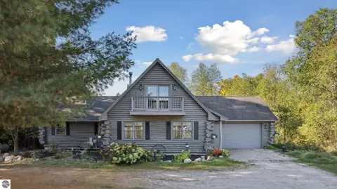 751 Hunters Rdg, Marion, MI 49665