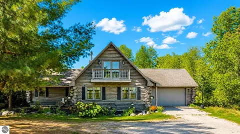 751 Hunters Rdg, Marion, MI 49665