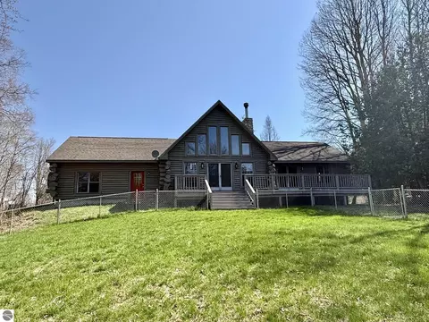 751 Hunters Rdg, Marion, MI 49665