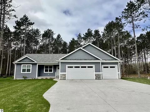 1947 Cascade Trl, Traverse City, MI 49685
