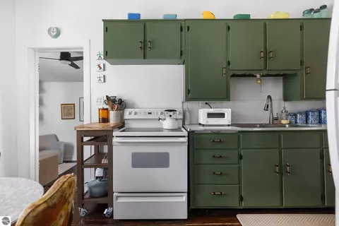 Kitchen - 3038 Sullivan St, Cedar, MI 49621 photo 3 of 4