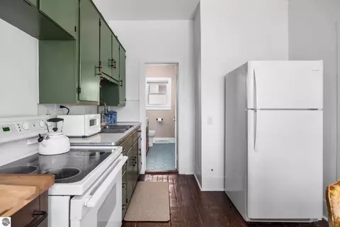 Kitchen - 3038 Sullivan St, Cedar, MI 49621 photo 2 of 4