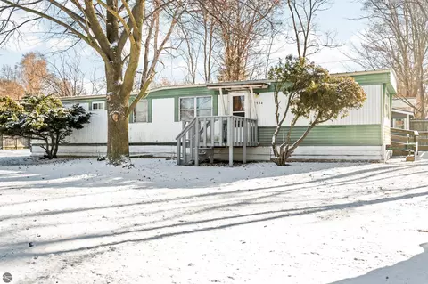 1534 Keystone Hills Ct, Traverse City, MI 49696