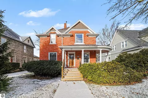 309 Grant Ave, Alma, MI 48801