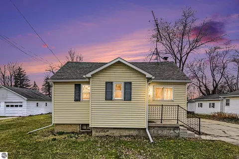 528 S Main Street Rd, Fowler, MI 48835