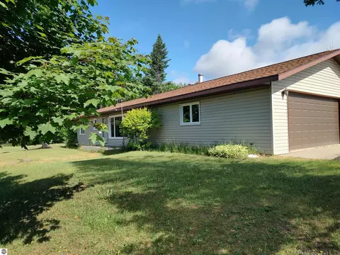 3100 Pointer Rd, West Branch, MI 48661